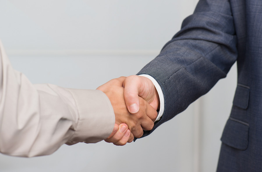 上海房產律師解讀:河南女子房本上驚現前男友,20年婚姻關系成謎