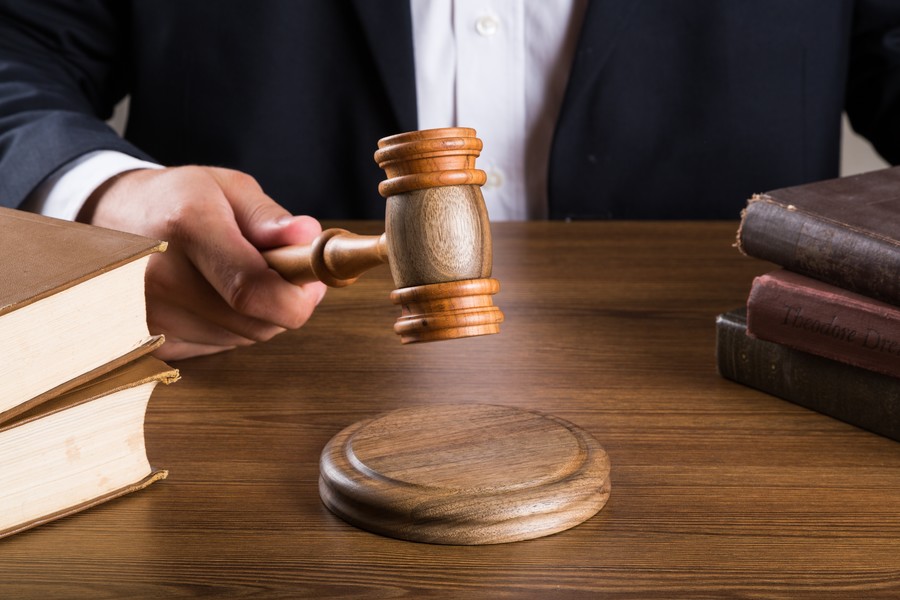 上海婚姻律師視角:離婚一方不同意離婚時法院的判決考量