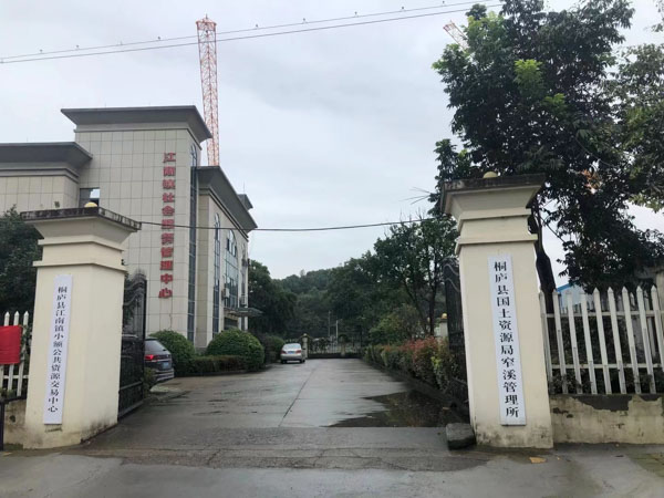 夫妻離婚孩子18滿周歲了財(cái)產(chǎn)怎么分？上海離婚案好律師為您解答