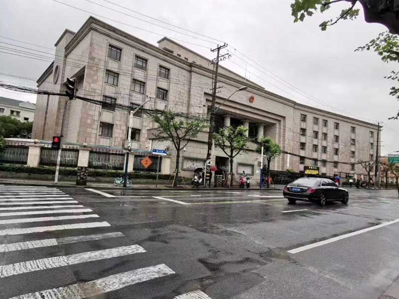 離婚被告經合法傳喚不到庭是否當庭作出離婚判決?上海婚姻律師為您解答