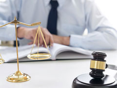 在上海為什么要請一個專業律師幫你打官司